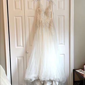 BHLDN Madrick Gown (Size 4 but fits like a 2!)
